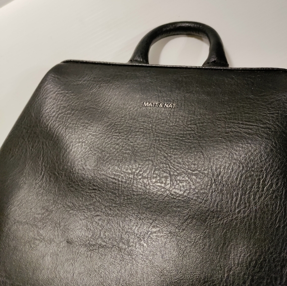 Vintage vignelli Vegan Leather BackpackMATT AND NAT - Picture 5 of 12